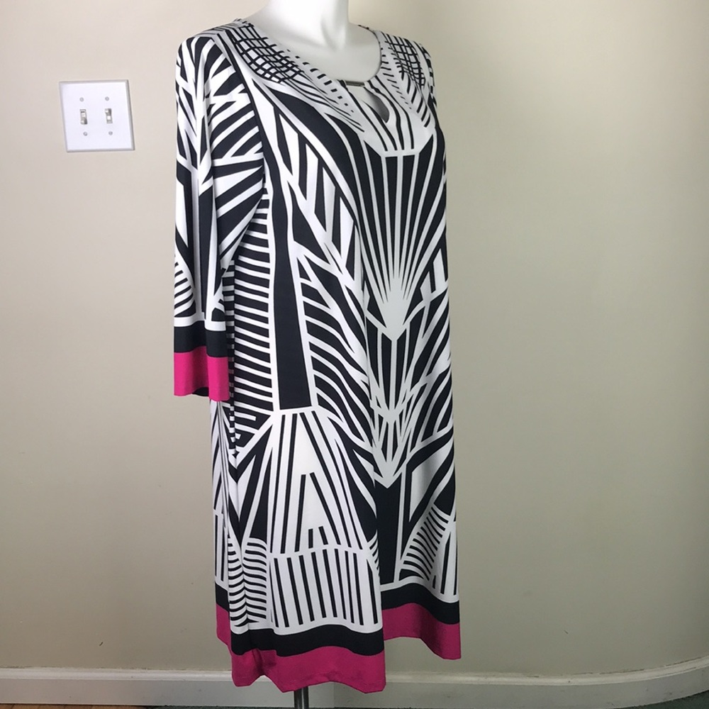 Avenue Dress Black & White Mosaic Long Sleeve